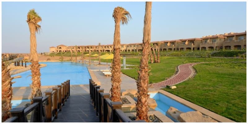 اسكن على ساحل البحر الأحمر بقرية تلال TELAL العين السخنة