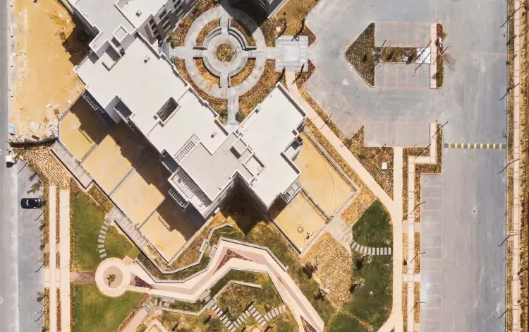 كمبوند بالم هيلز قطامية التجمع بمقدم 10% امتلك وحدتك